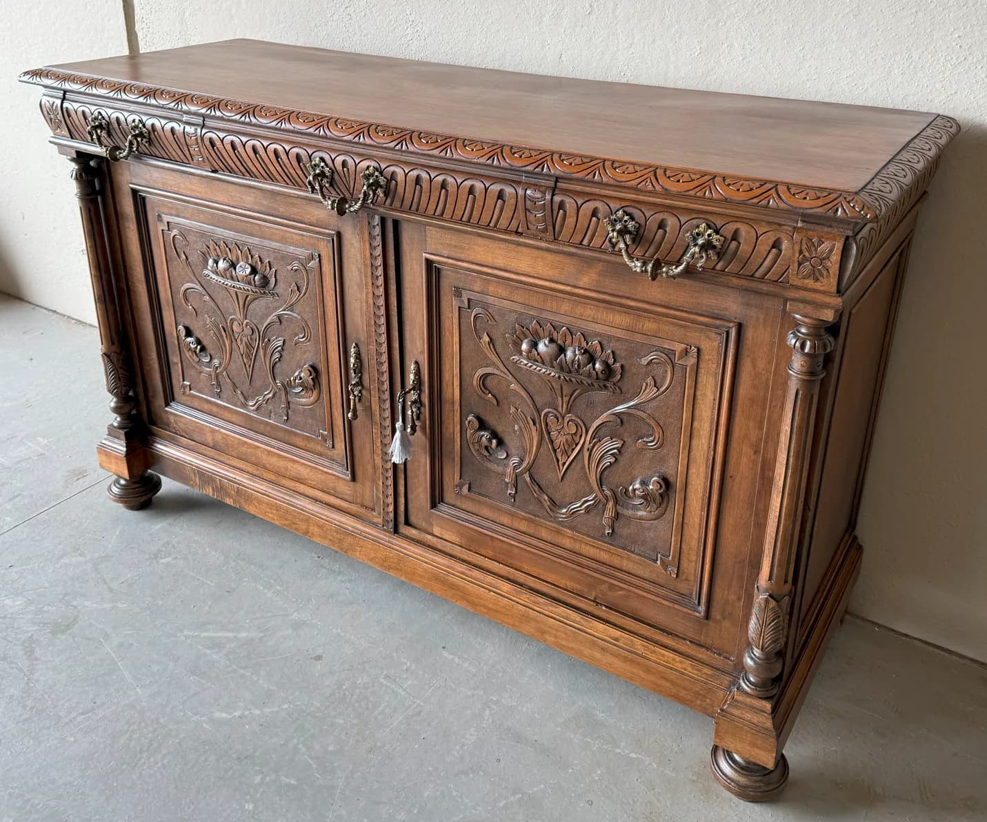 Credenza in noce epoca metà 800, Metà Ottocento