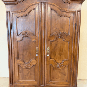 Armadio in noce massello epoca 700 con ante mosse - Restaurato