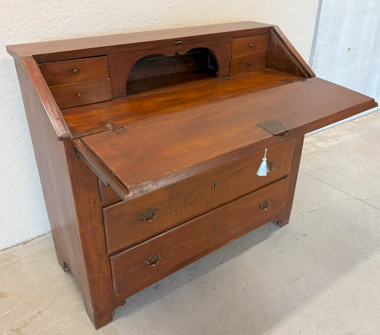Ribalta epoca 700 in noce con cassetti - Restaurata